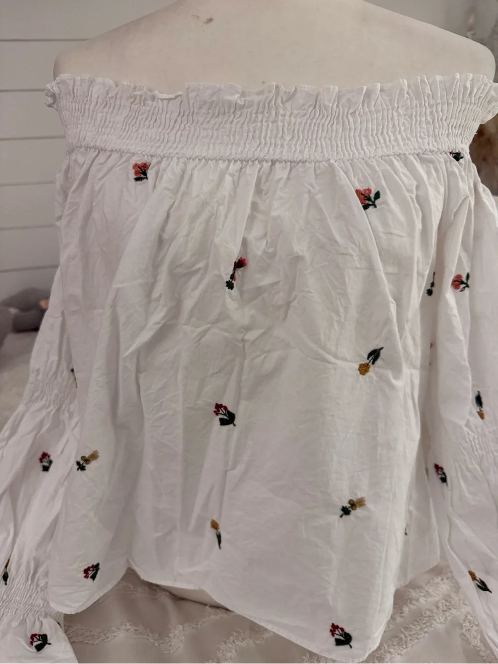 Zara White Off-Shoulder Floral Embroidered Blouse